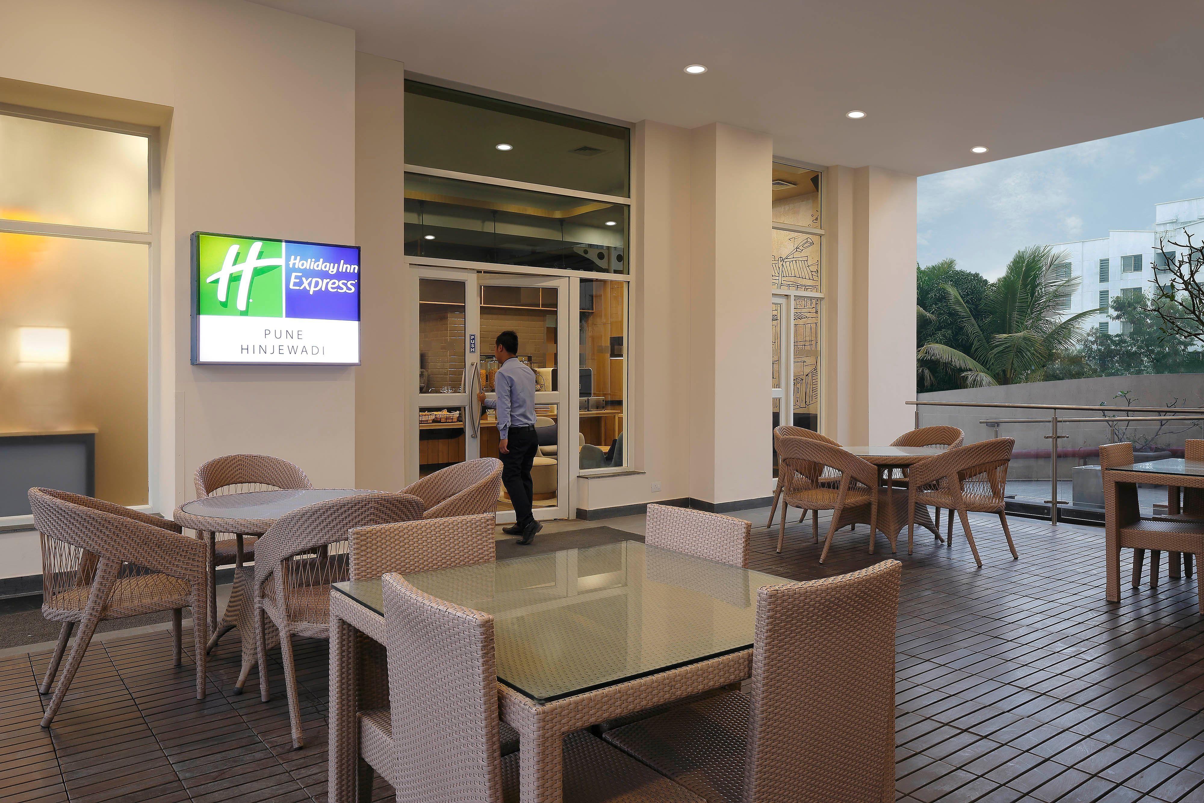 Holiday Inn Express Pune Hinjewadi By Ihg Pimpri-Chinchwad Exterior photo